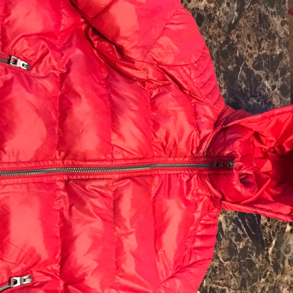 Guess - Picture 3 of 4